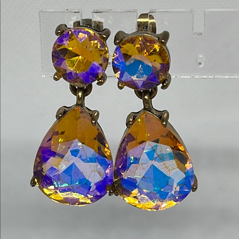 Stunning Gold tone apple cider and Purple tear Drop pierced Earrings